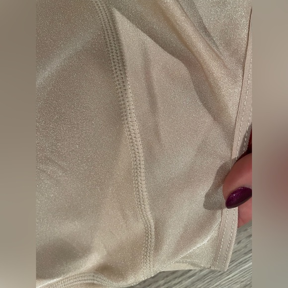 Nude tummy control body suit (I’d classify the size as xs) - Picture 7 of 10